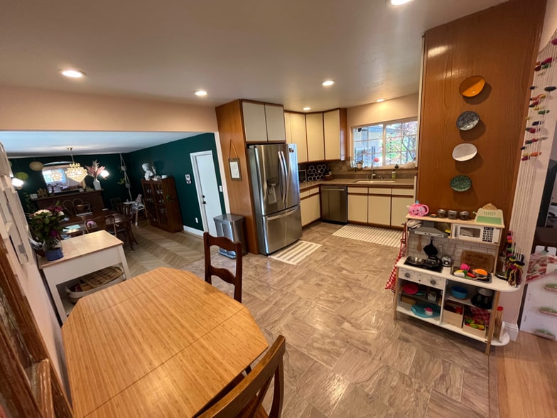 Building Photo - 4120 Pomona Way