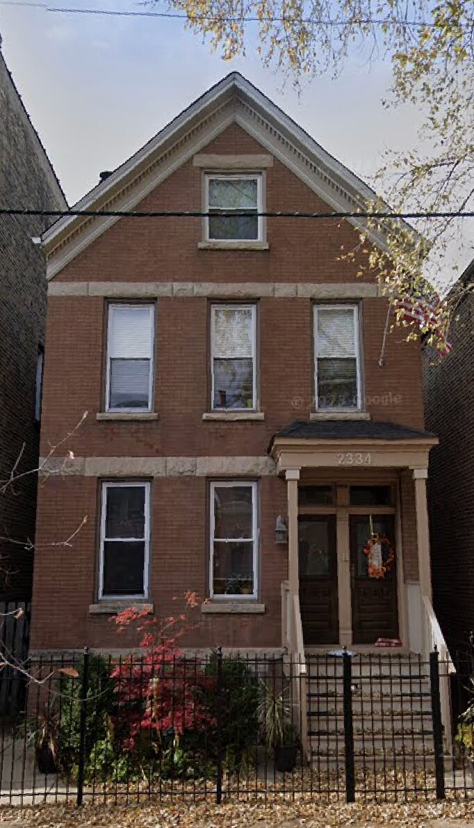 Building Photo - 2334 N Southport Ave