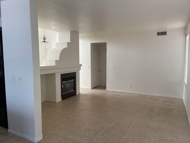 Building Photo - SUMMERLIN HOME WITH 5 BEDROOMS (INCLUDE SOME UTILITIES)