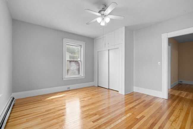 Building Photo - 106 Bismark St