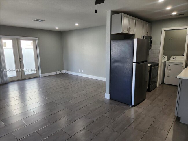 Building Photo - 210 NW 57th St