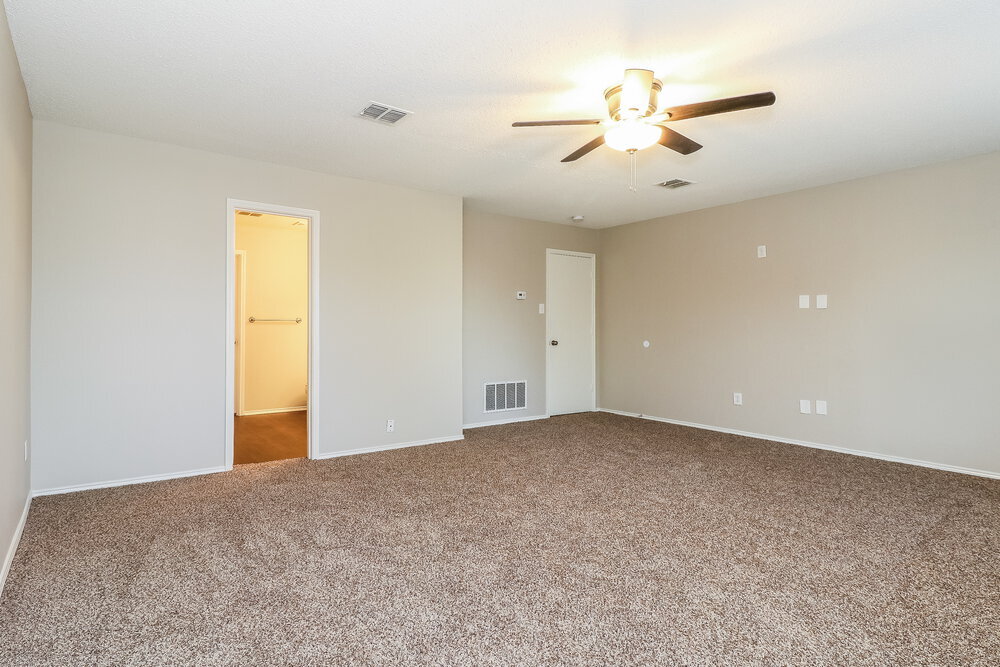 Building Photo - 8728 Polo Dr