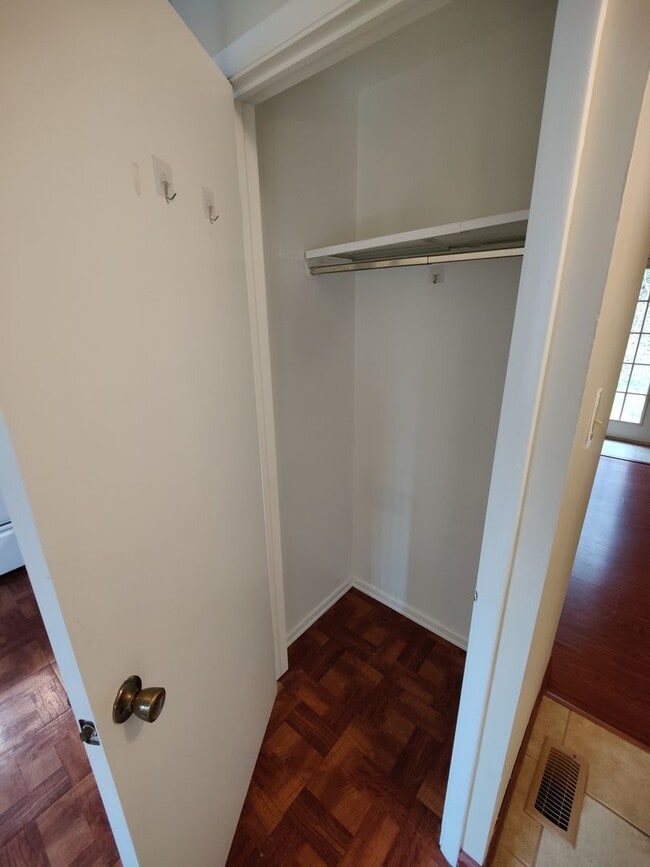 Building Photo - *Well-Maintained 3BD/1.5BA Townhouse Available in West Mifflin*