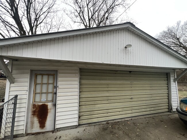 Building Photo - 1013 W Decatur St