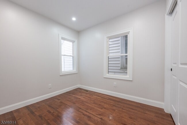 Building Photo - 24 Dean St