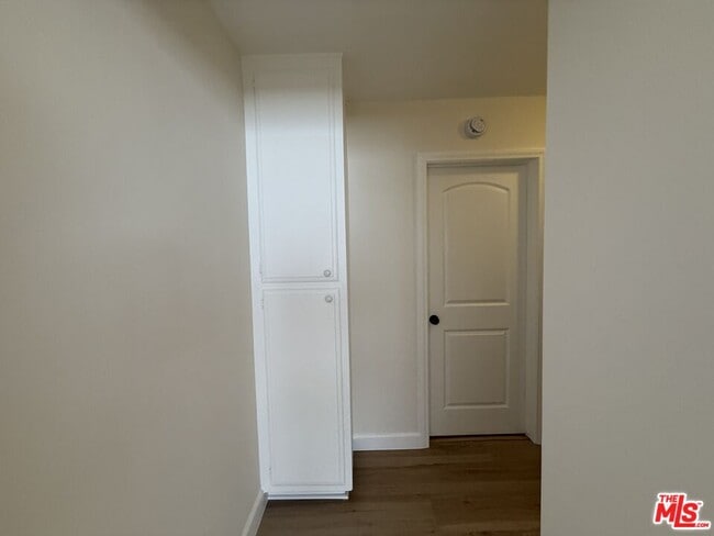 Building Photo - 314 S Clark Dr