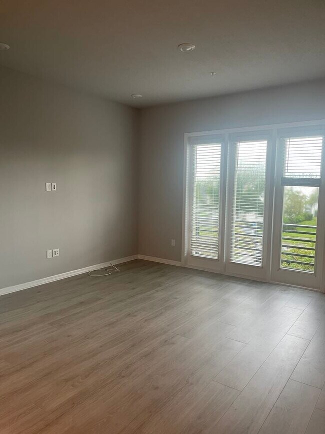 Building Photo - 8625 Tavistock Lakes Blvd