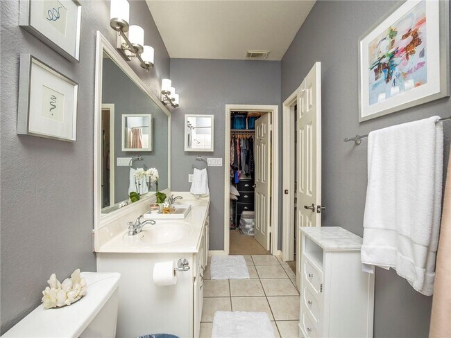 Building Photo - 4508 Duval Rd