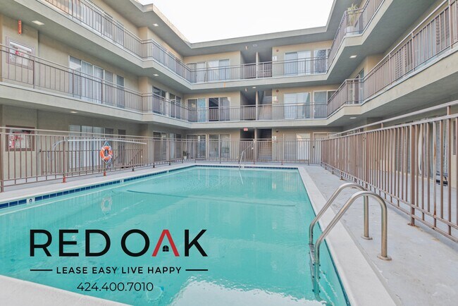 Building Photo - 511 N Kenmore Ave