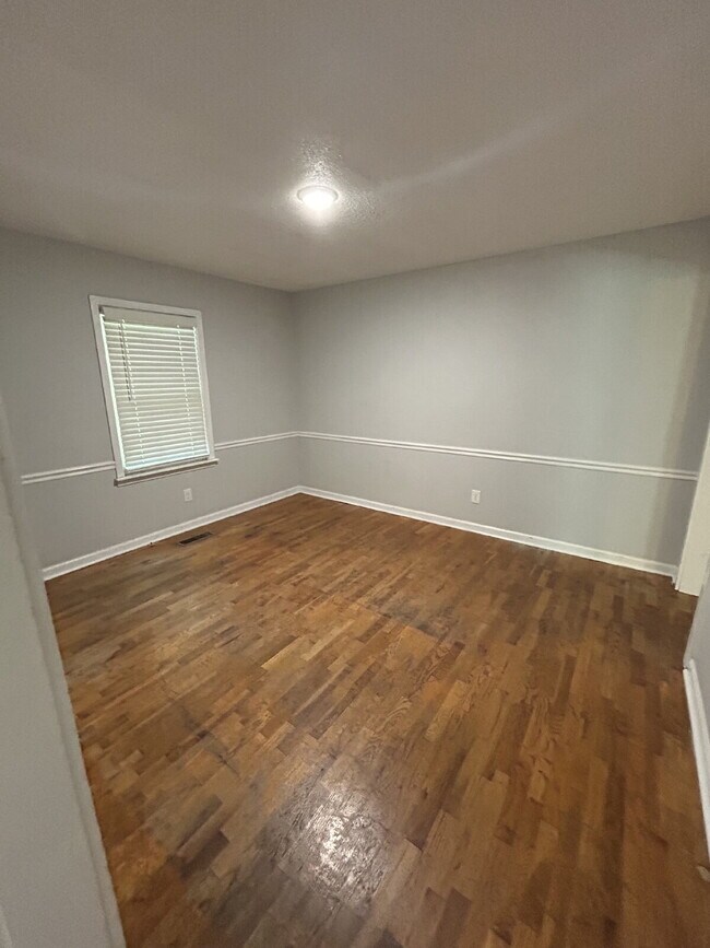 Building Photo - 3 Bedroom, 2 Bath Home!