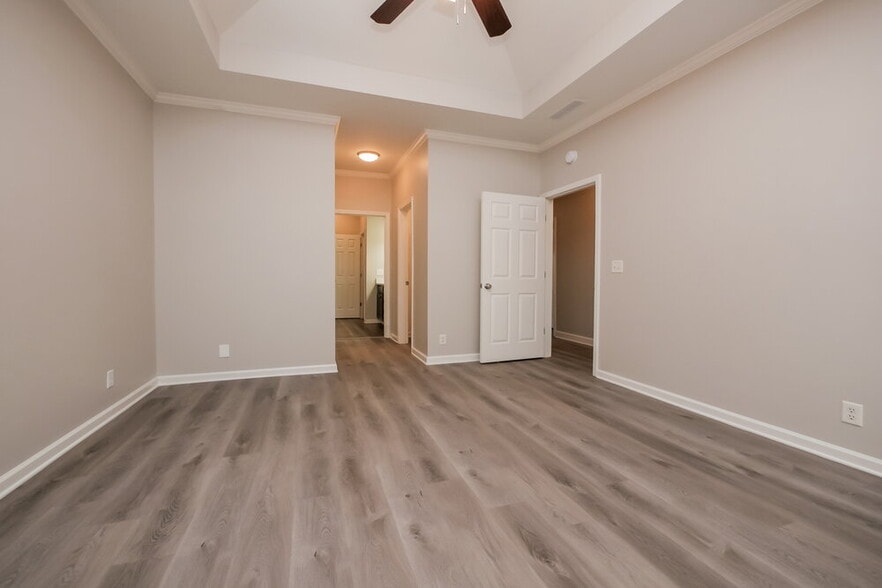 Building Photo - 79 High Point N