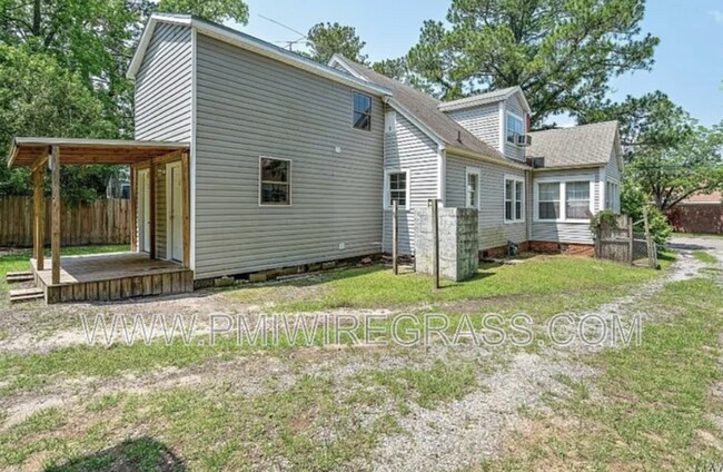 Building Photo - 503 Dusy St