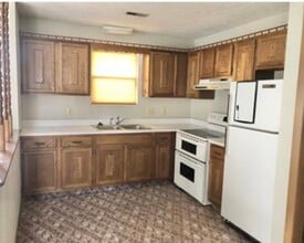 Building Photo - 5372 Big Tyler Rd