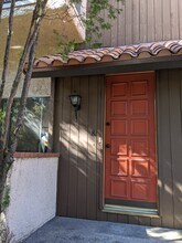 Building Photo - Grismer