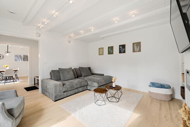 Building Photo - 3413 N 8th St