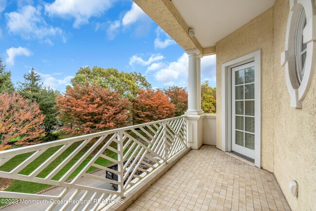 Building Photo - 1132 Oval Rd