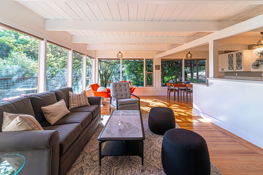 Building Photo - 1560 Ronne Dr