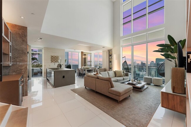 Building Photo - 950 Brickell Bay Dr