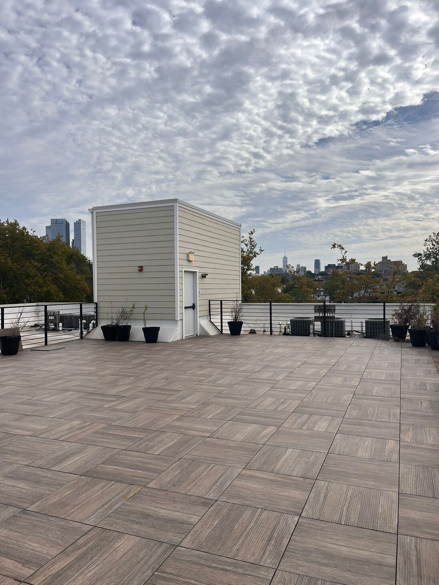 Building Photo - 276 Duncan Ave