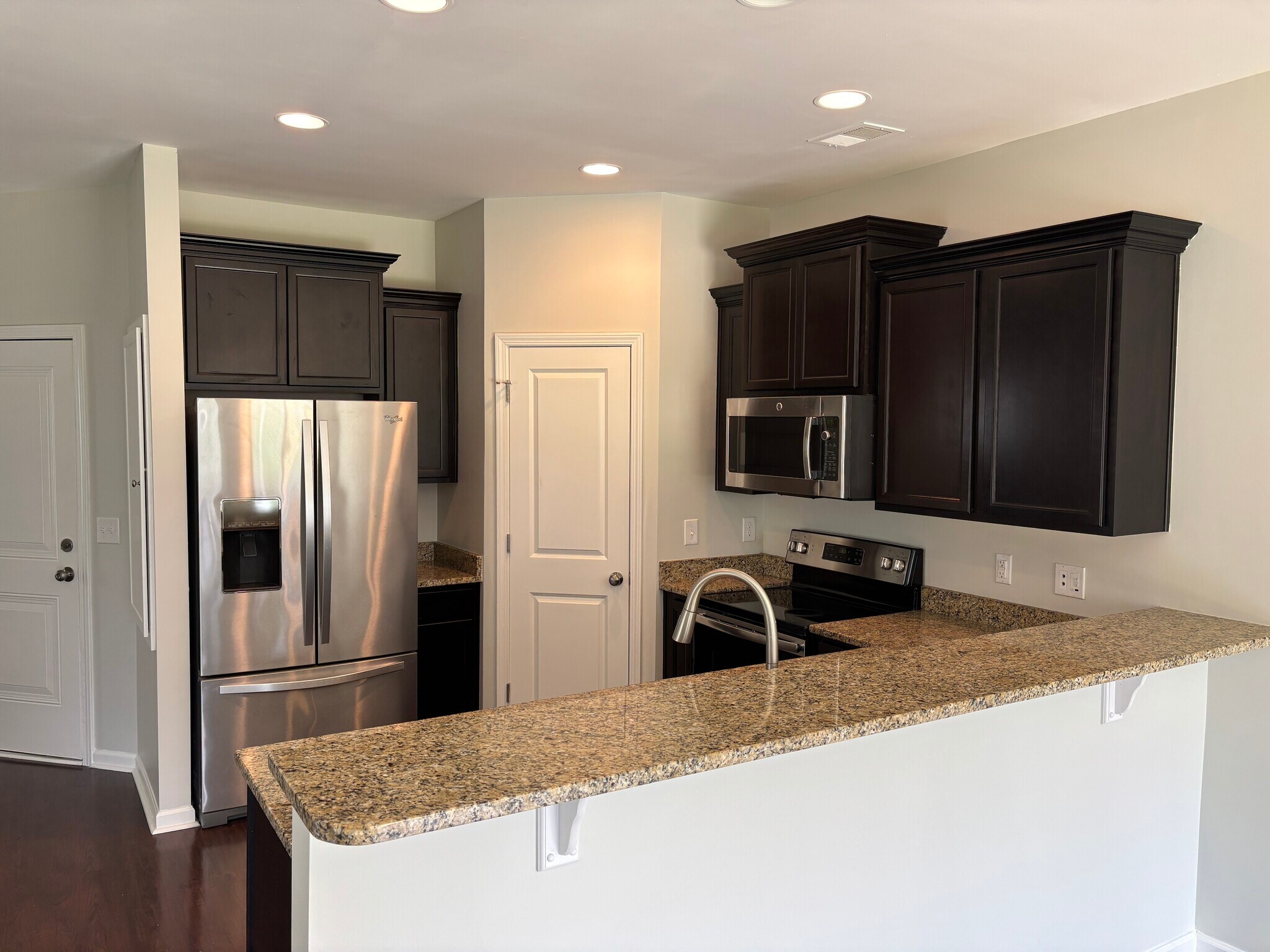 Building Photo - 756 Helmsman Ln