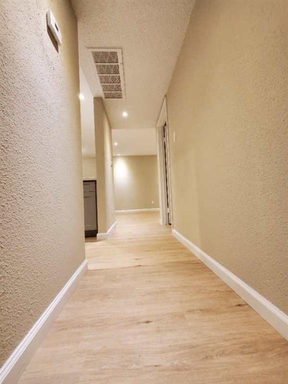 Building Photo - 2830 S Bartell Dr