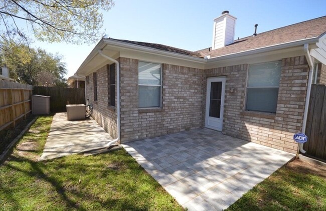 Building Photo - 2910 Blue Dawn Dr