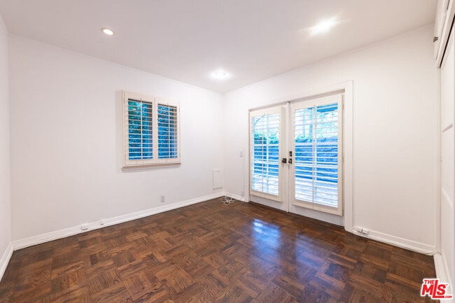 Building Photo - 2559 Hutton Dr