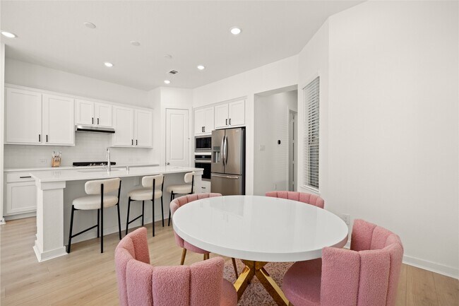 Building Photo - 19726 Curved Steel Dr