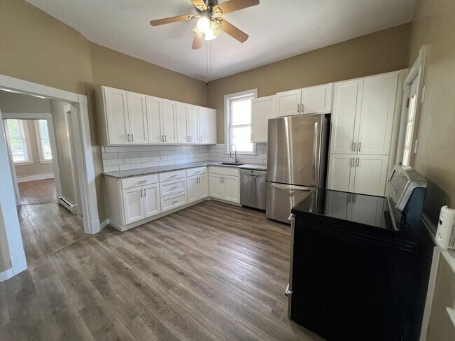 Building Photo - Charming 3 bedroom home in downtown Colorado Springs