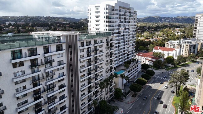 Building Photo - 10535 Wilshire Blvd