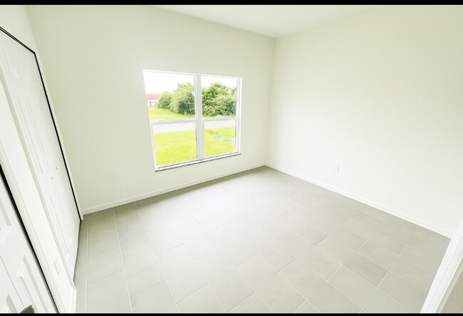 Building Photo - Brand New 2/2/1 -GREAT LOCATION- SW LEHIGH ACRES