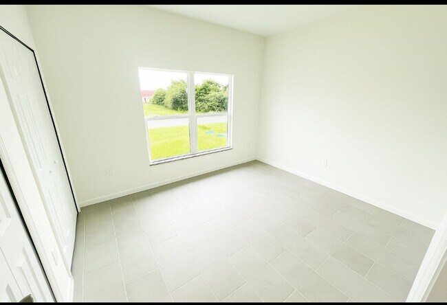 Building Photo - BRAND NEW 2/2/1 SINGLE FAMILY-SW LEHIGH ACRES!!