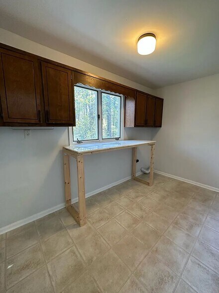 Building Photo - 194 Millbrook Farm Rd