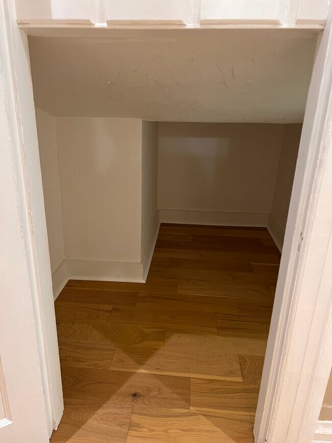 Building Photo - 445 Chestnut St