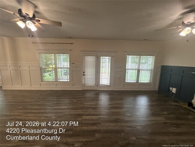 Building Photo - 4220 Pleasantburg Dr