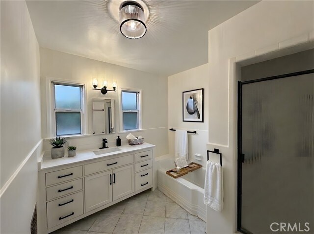 Building Photo - 11559 Blix St