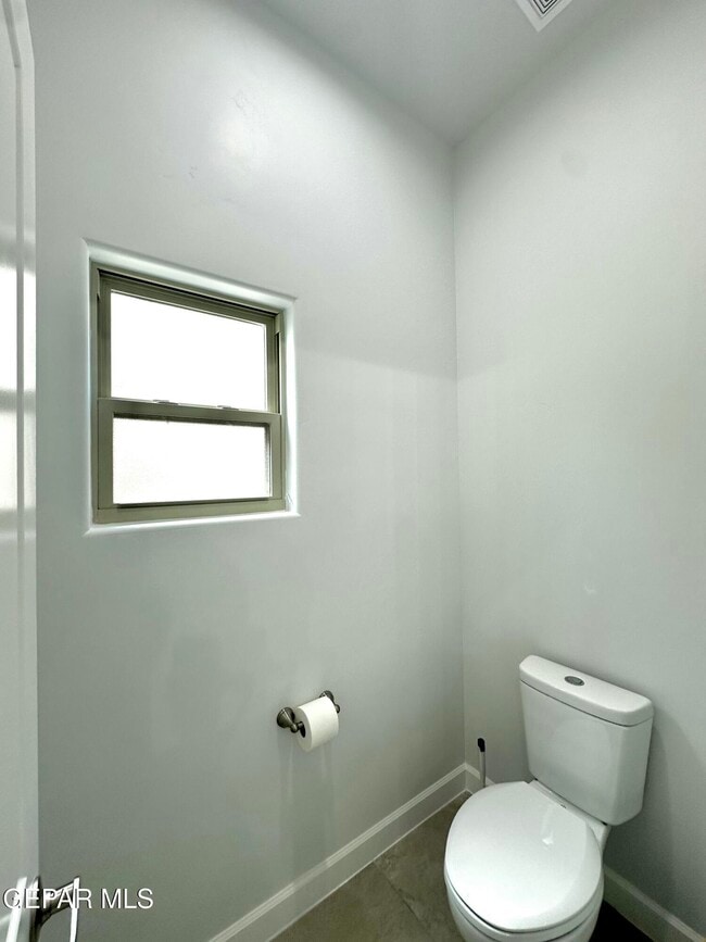 Building Photo - 132 Ruth Trl