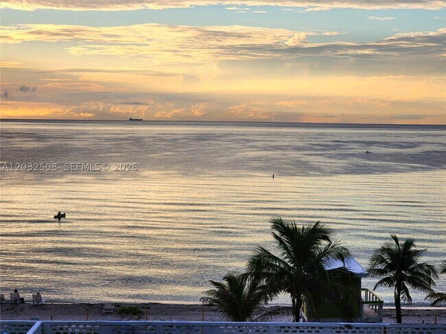 Building Photo - 2030 S Ocean Dr
