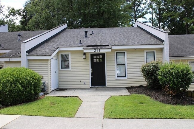 Building Photo - 211 Goshen Ln