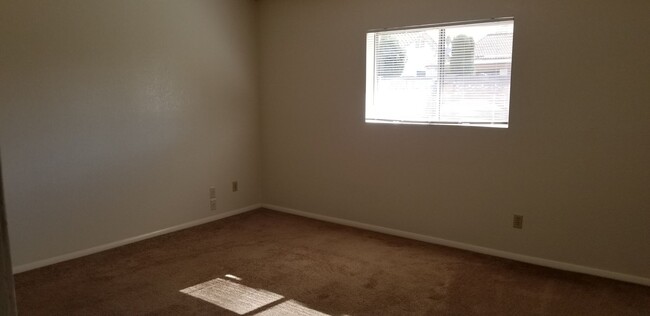 Building Photo - FIRST MONTH RENT FREE! AFFORDABLE HOME IN ...