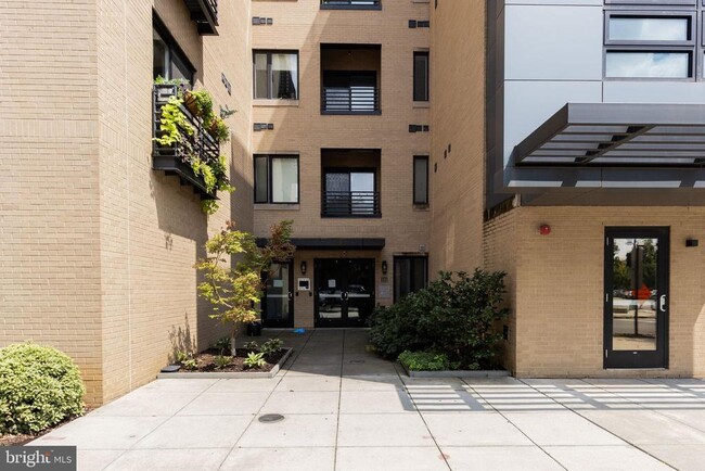 Building Photo - 1111 Orren St NE