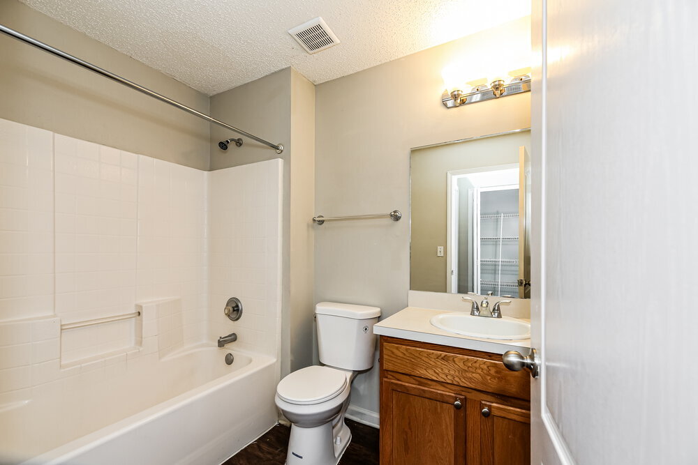 Building Photo - 14036 Crestwick Dr W