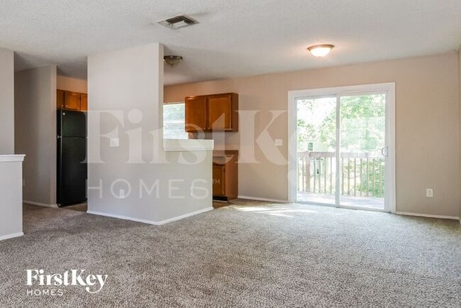 Building Photo - 567 Serenade Cir E