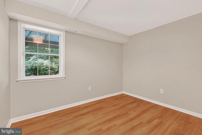 Building Photo - 1008 Rittenhouse St NW