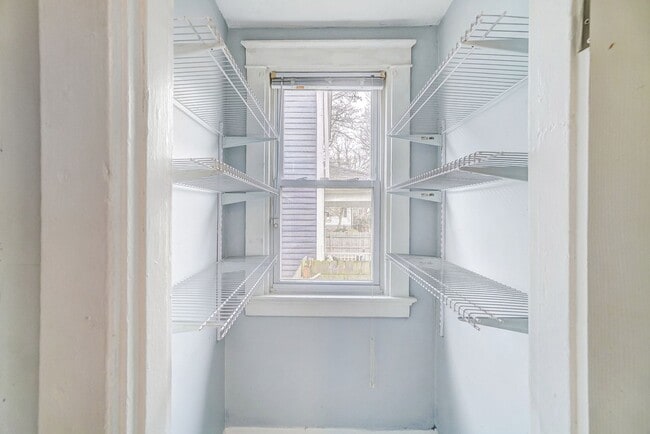 Building Photo - Newly renovated 2bed/1bath