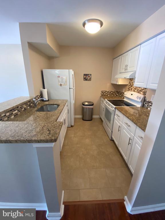 Building Photo - 5833 Orchard Hill Ct