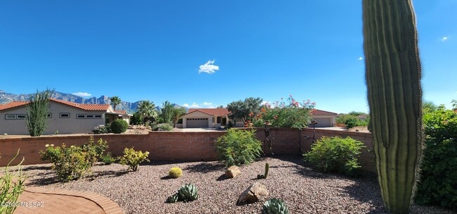 Building Photo - 14151 N Buckingham Dr