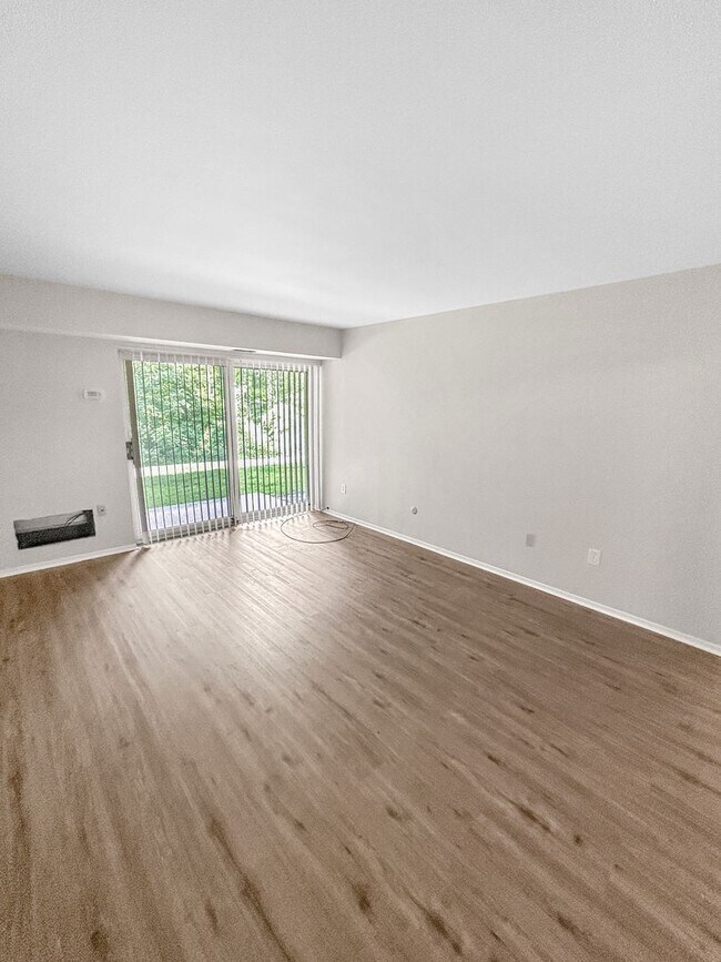 Building Photo - One Bedroom Condo in Moon Township!!