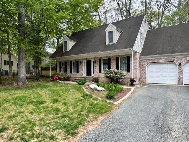 Building Photo - 7047 Maple Ct