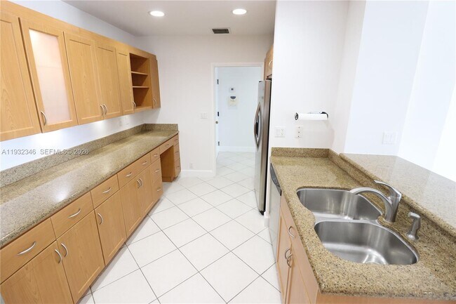 Building Photo - 151 Crandon Blvd